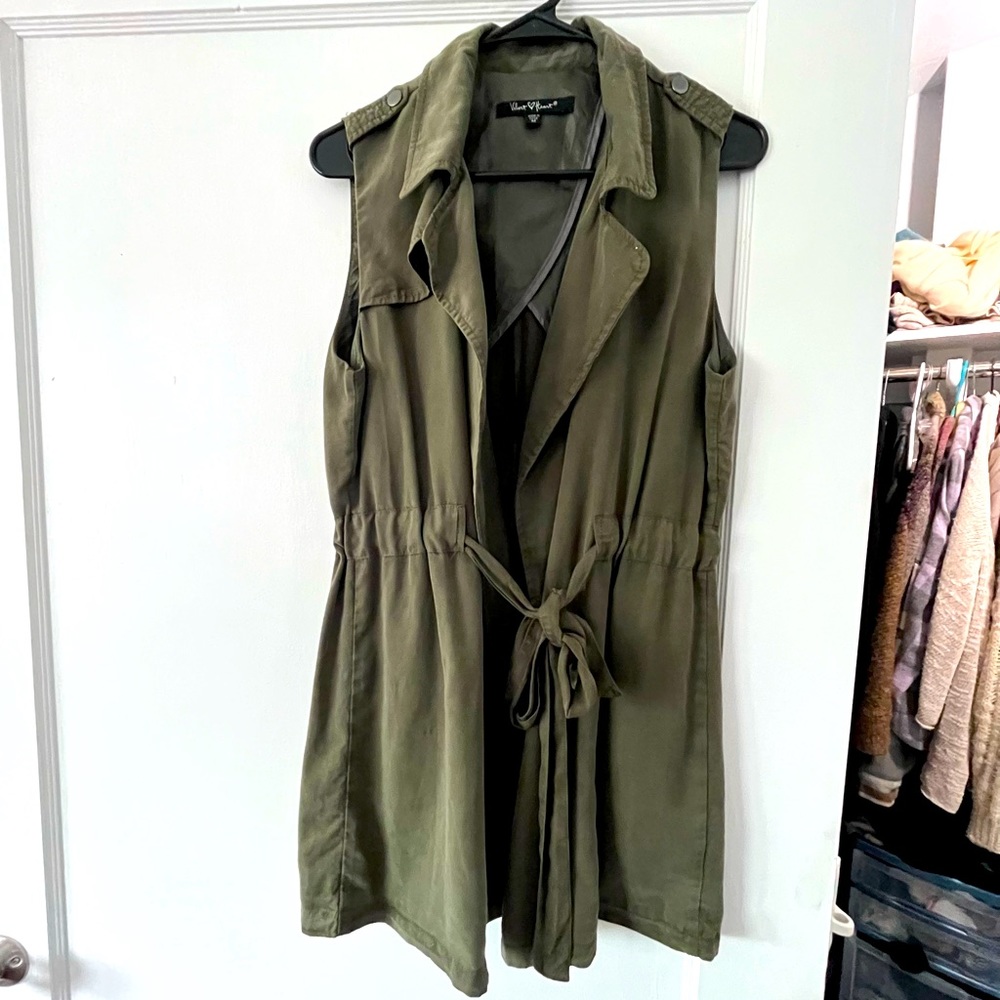 Green Sleeveless Blazer with tie